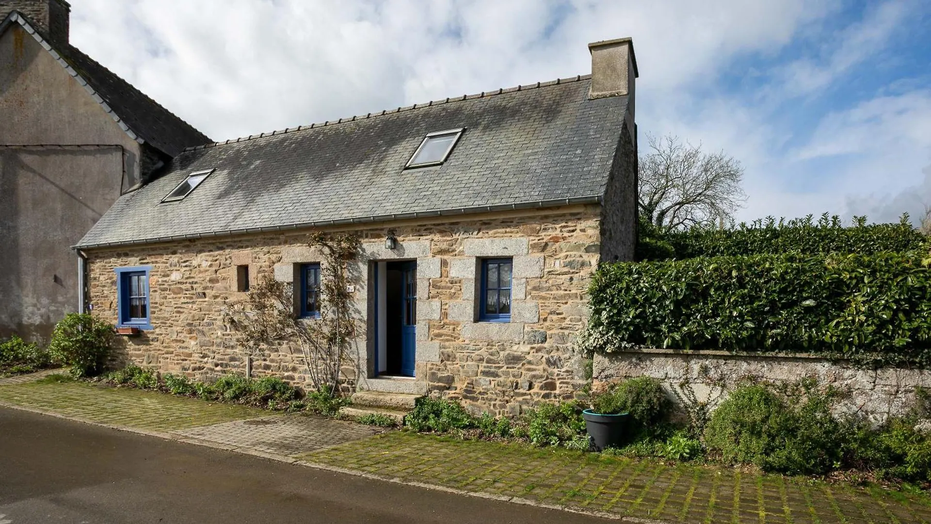 Maison Bleue La Roche-Jaudy